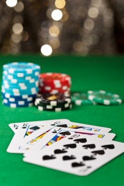 mpoid link mobile app interface showing slot games and live casino options